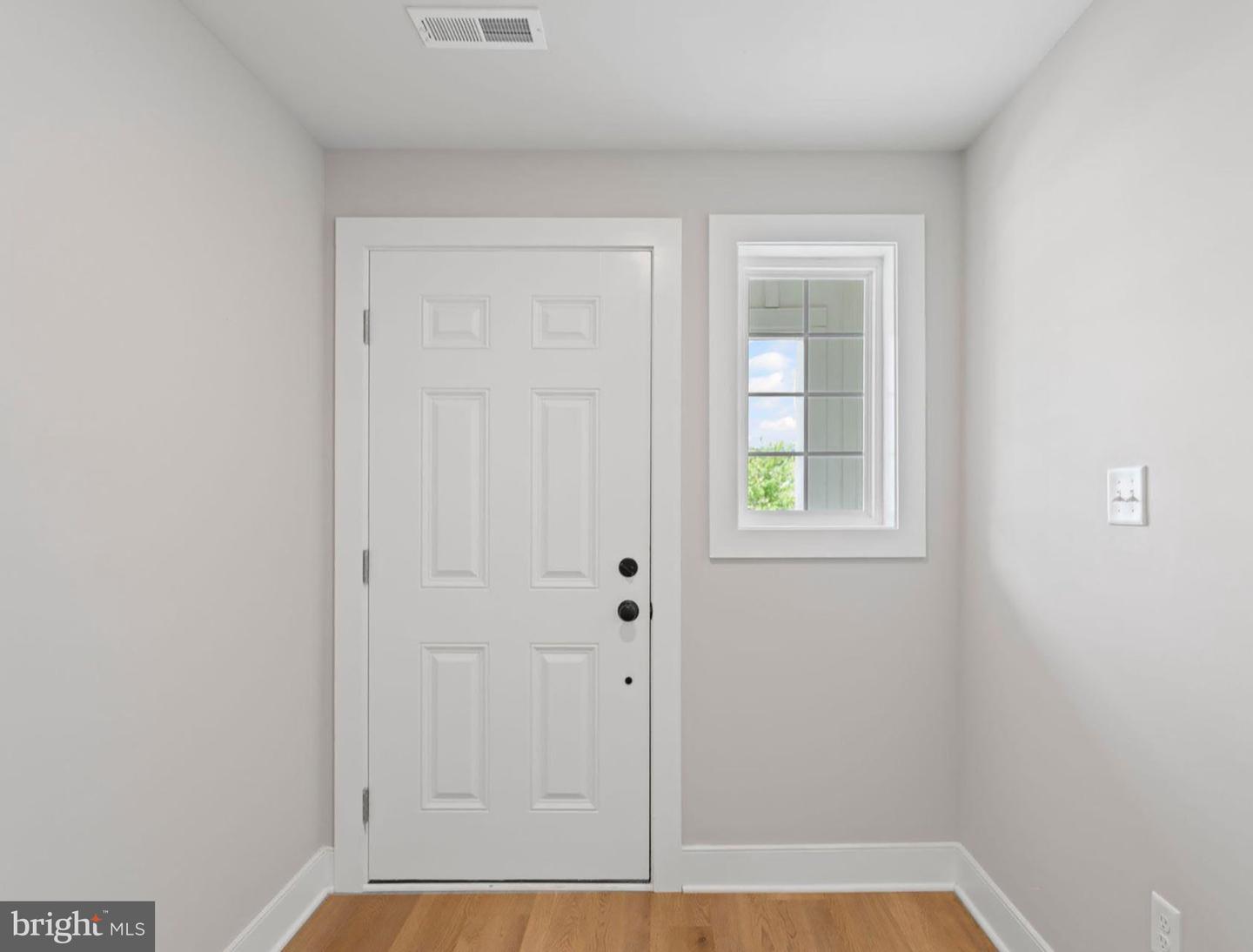 1128 Alden St Property Photo 28
