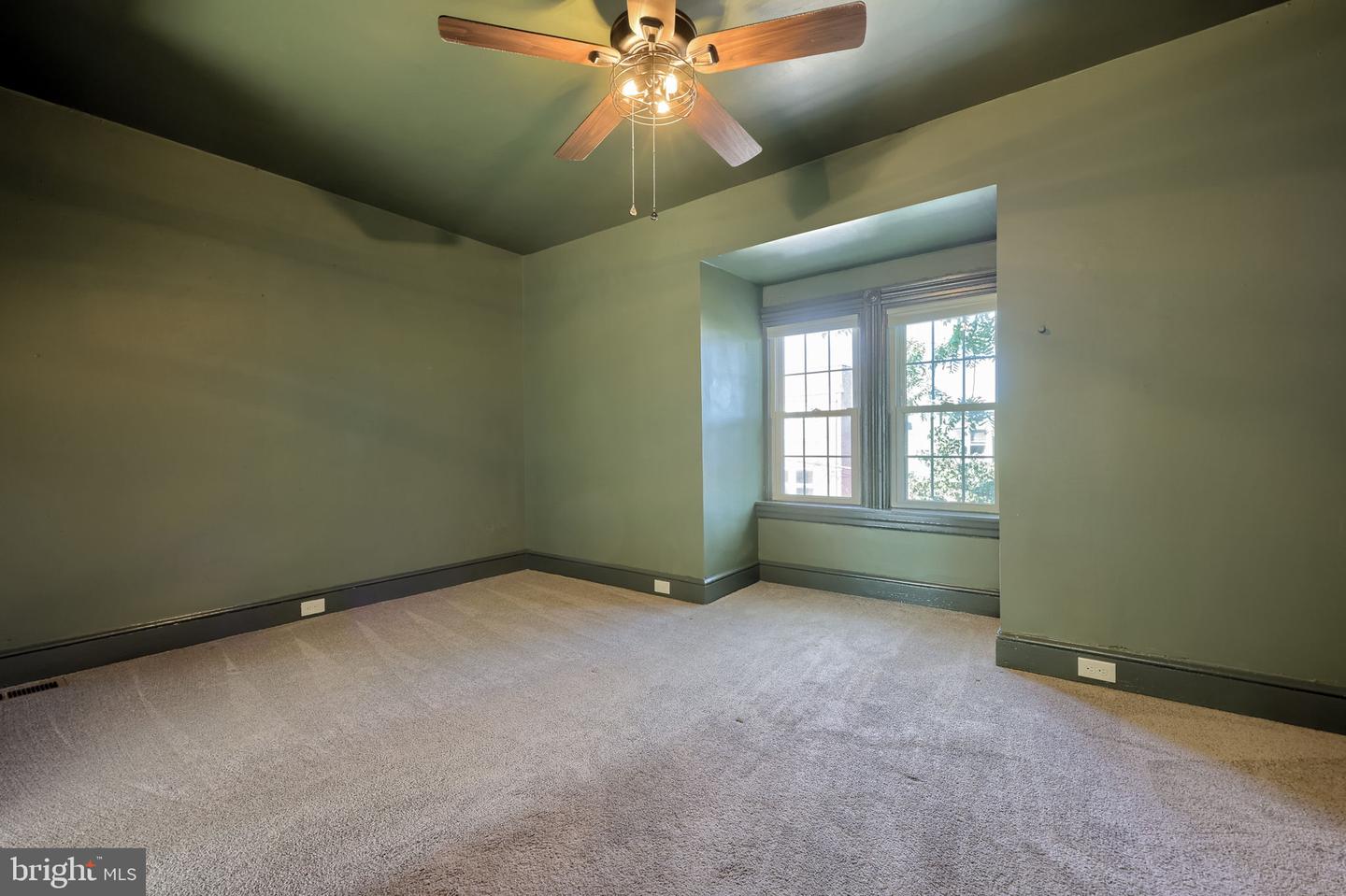 514 W King St Property Photo 43