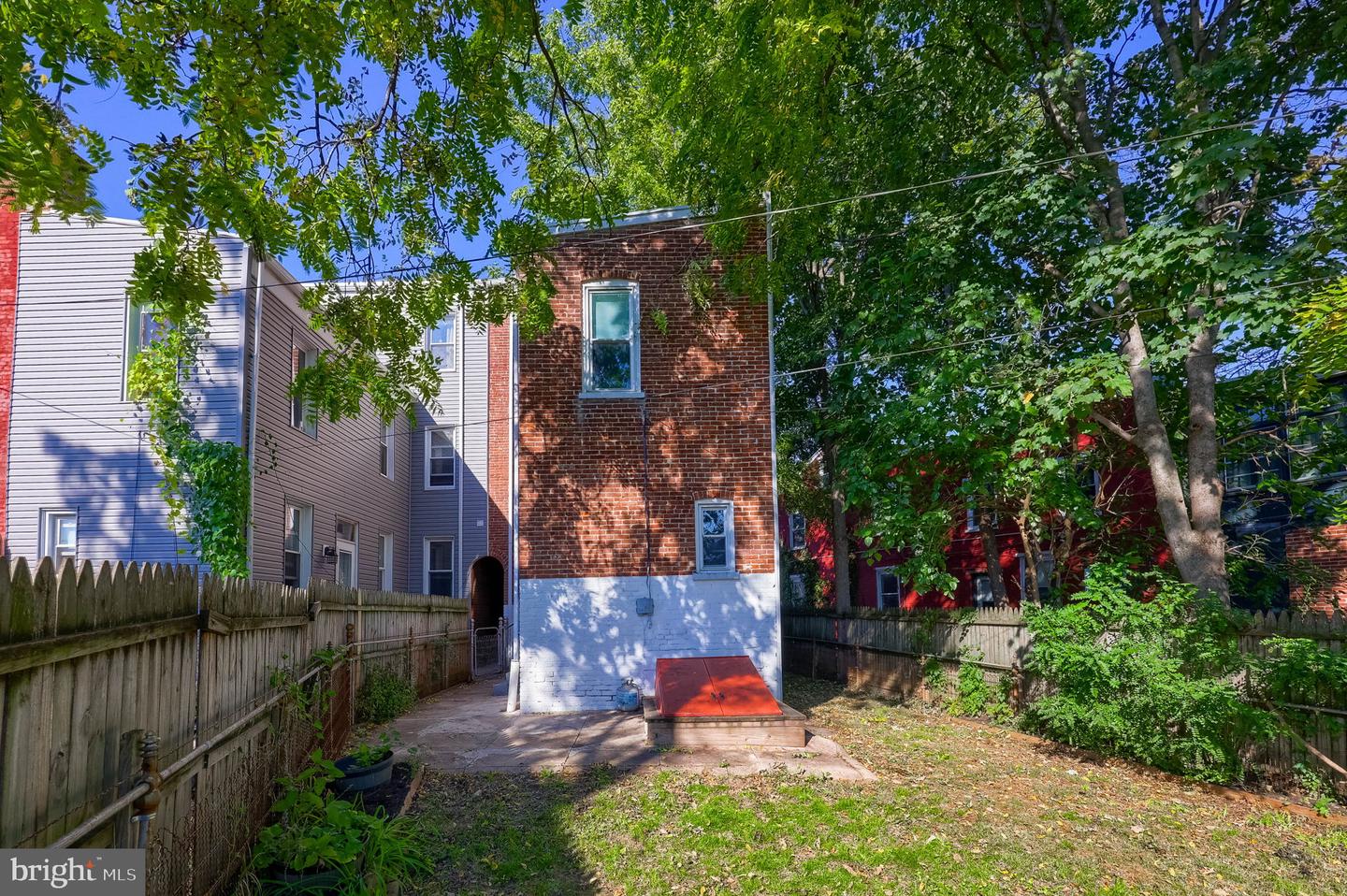 514 W King St Property Photo 54