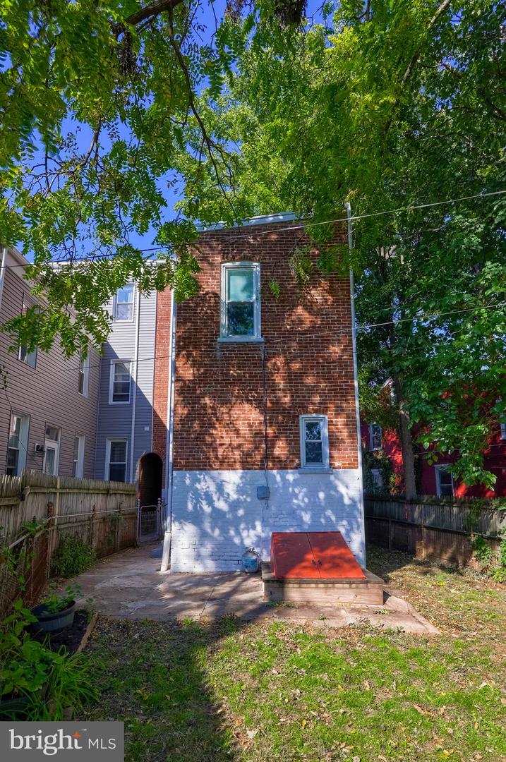 514 W King St Property Photo 55