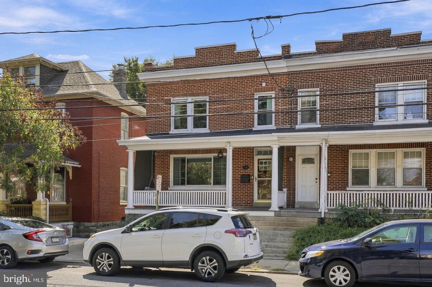148 E Ross St Property Photo 2