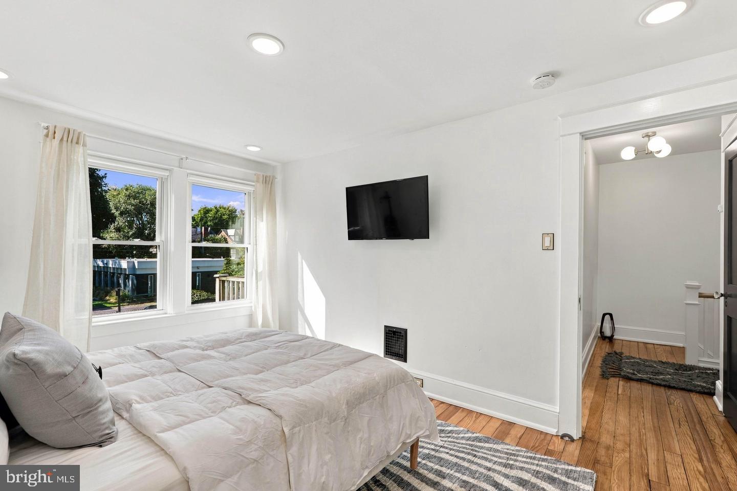 148 E Ross St Property Photo 29