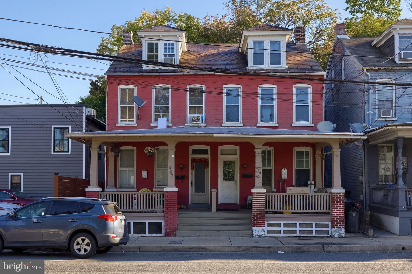 447 3RD ST Property Photo 1