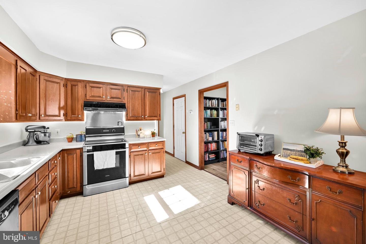 122 Maple St Property Photo 13