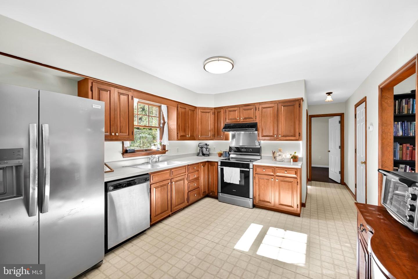 122 Maple St Property Photo 14