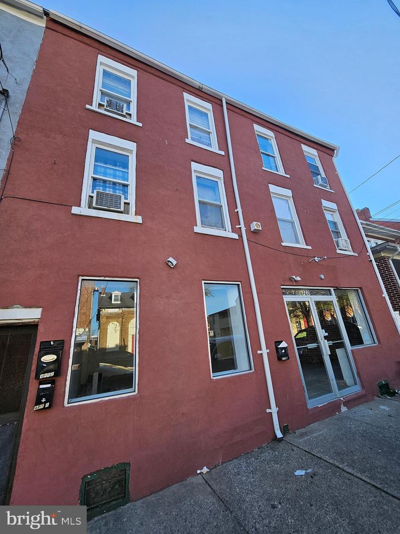 322 Ridge Ave Property Photo 2