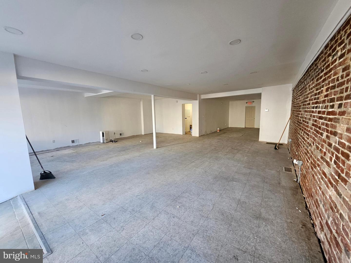 322 Ridge Ave Property Photo 3