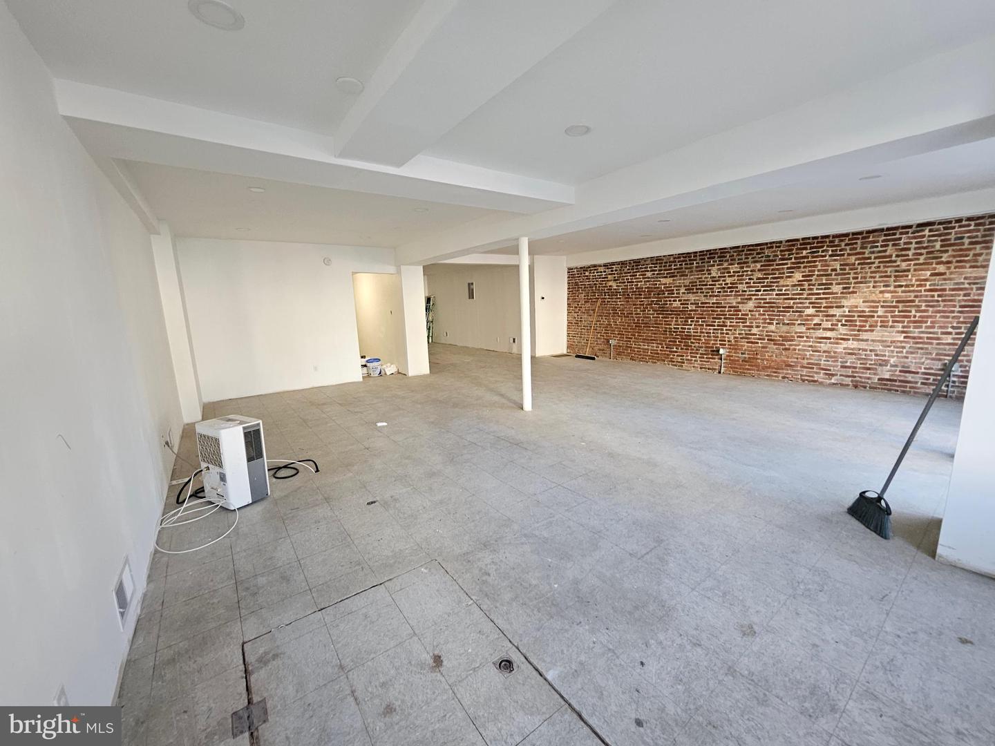 322 Ridge Ave Property Photo 4