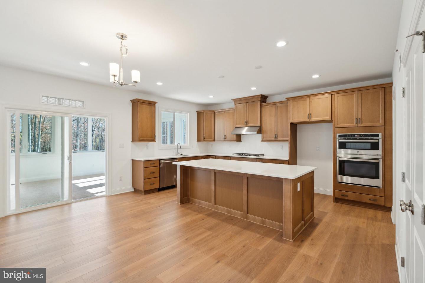 4410 Taviston Ct E Property Photo 8