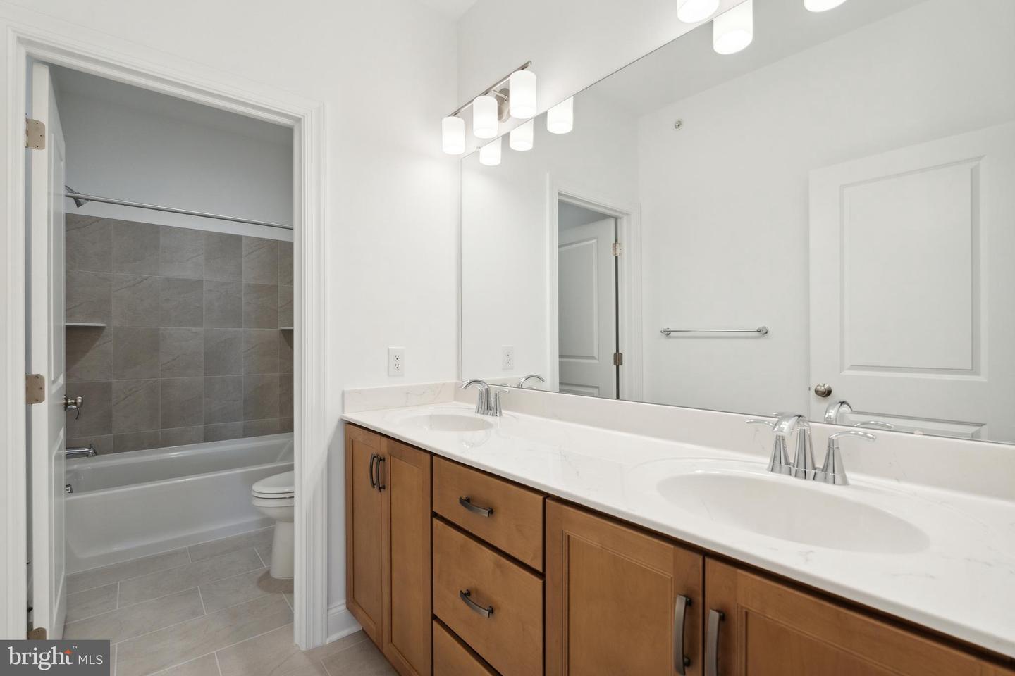 120 Ashford Drive Property Photo 16
