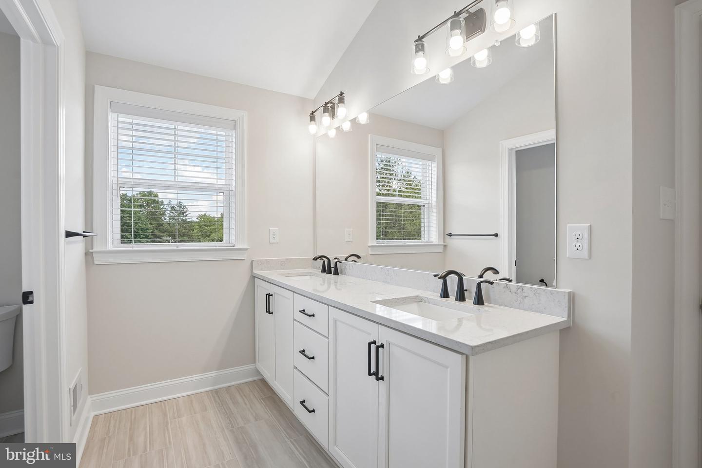 120 Ashford Drive Property Photo 37