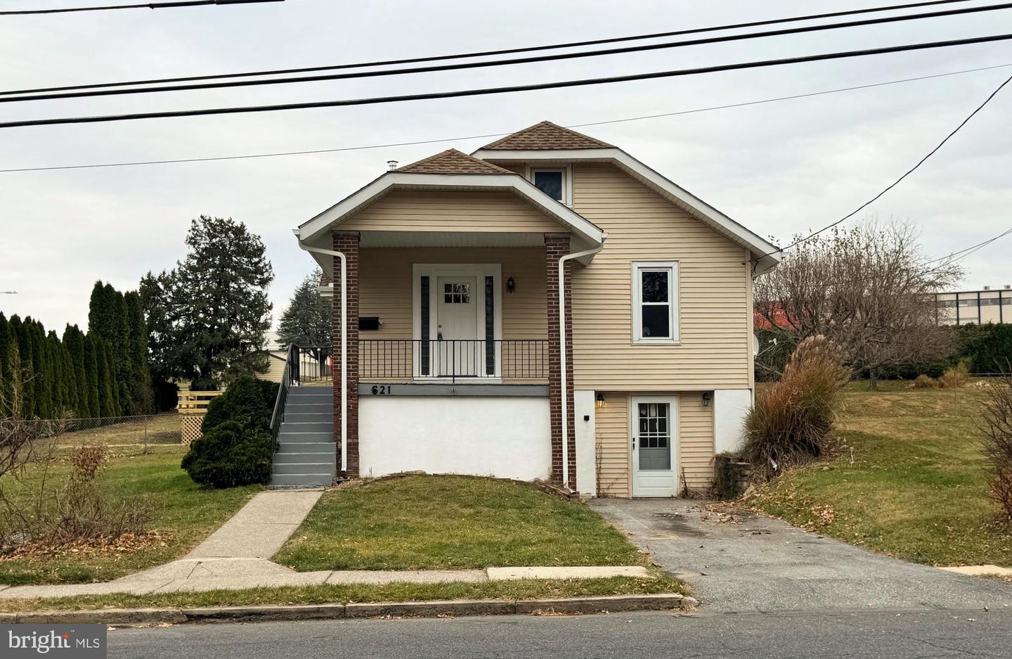 621 Saint John St Property Photo