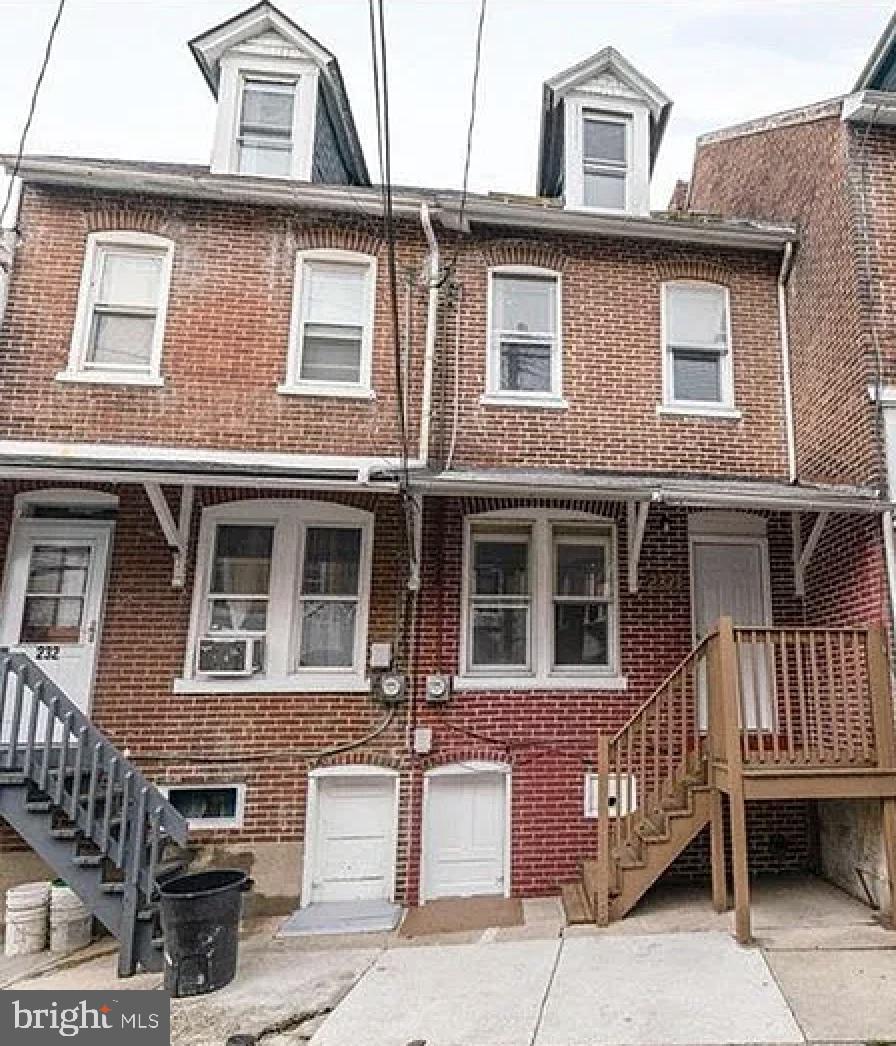 232 1/2 N Railroad St Property Photo