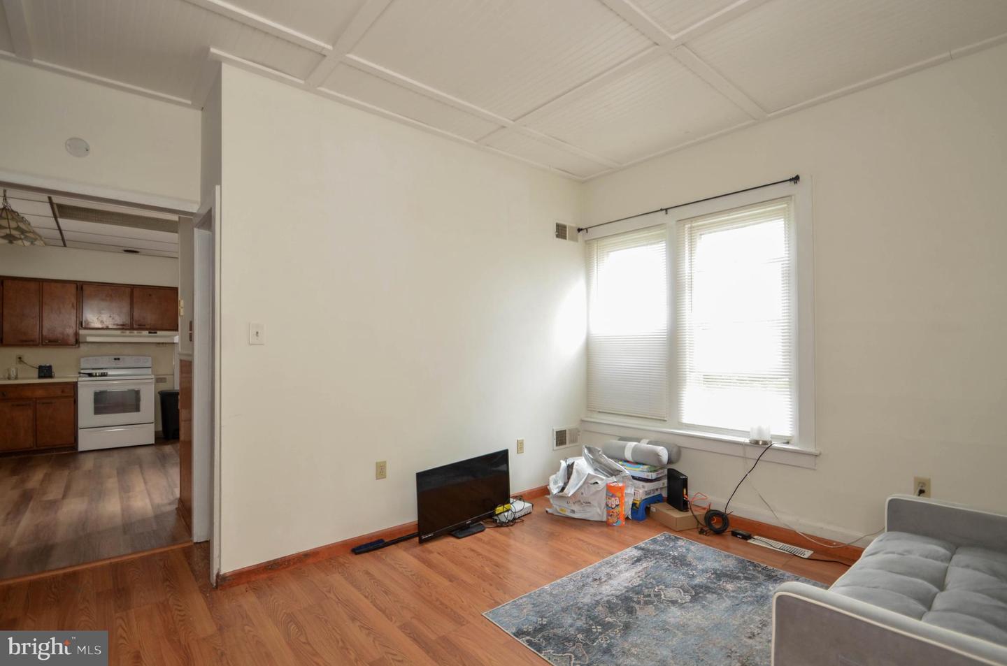 1053 3rd St Property Photo 5