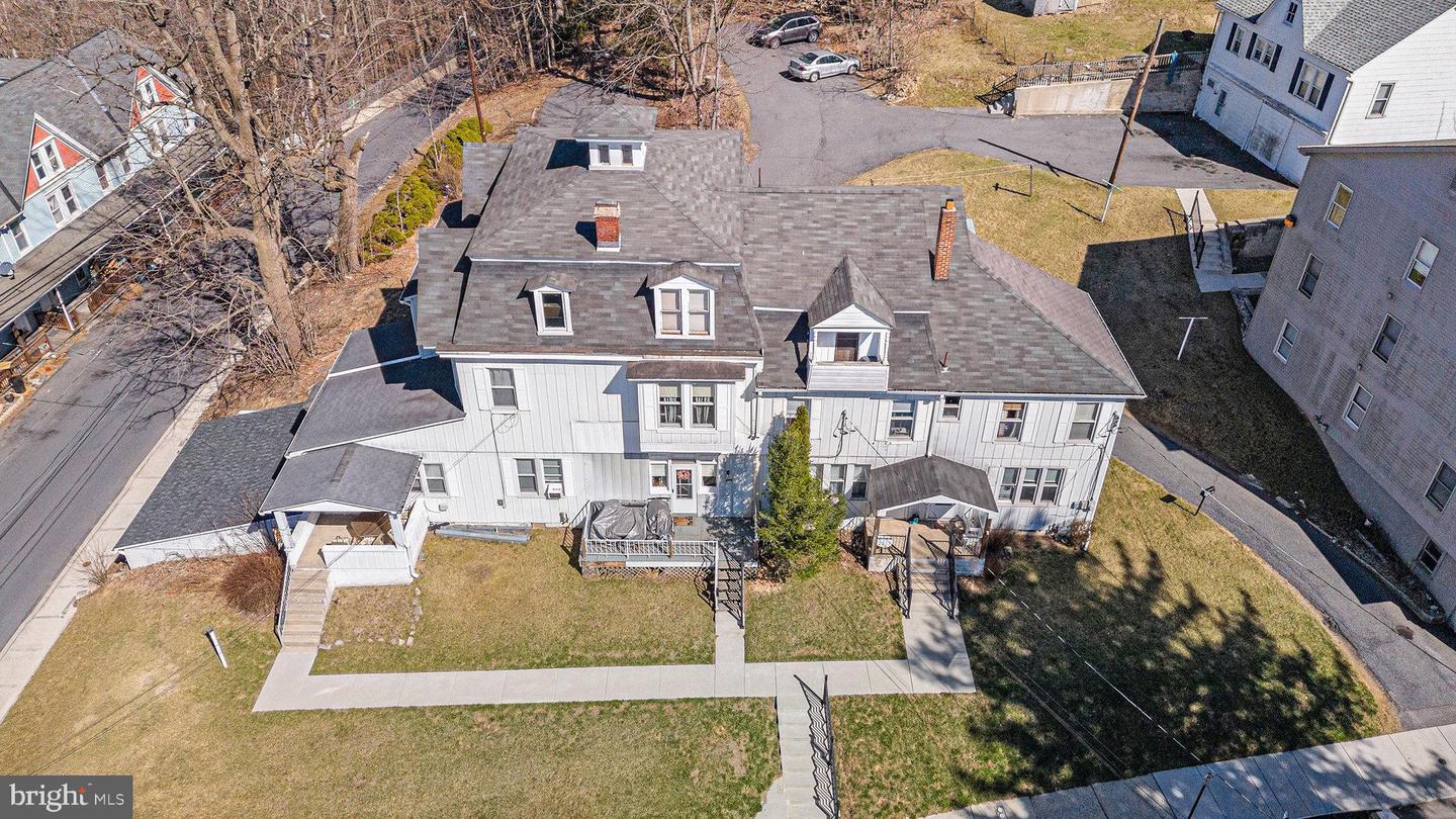 203 1st Property Photo 1