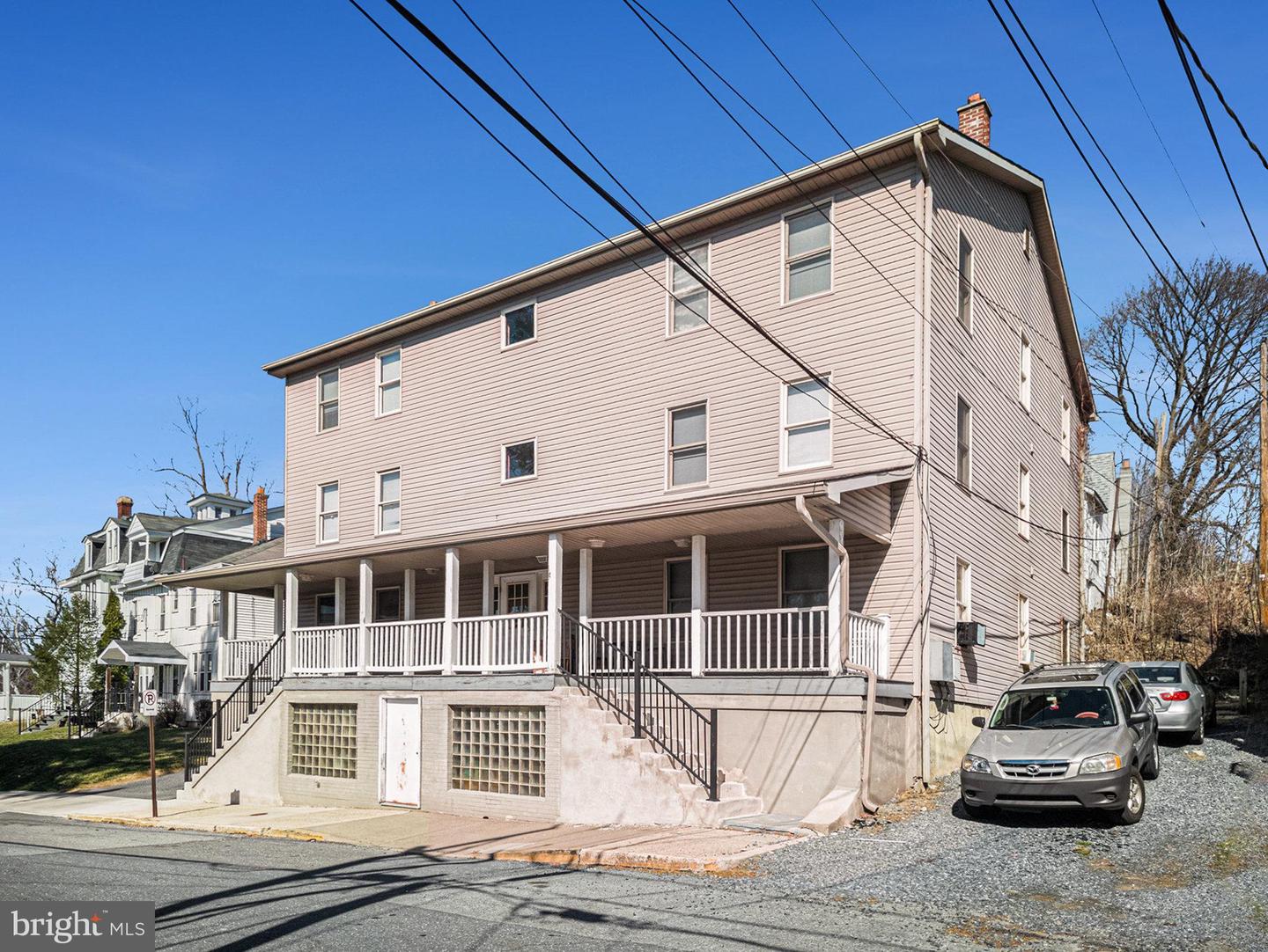 203 1st Property Photo 6