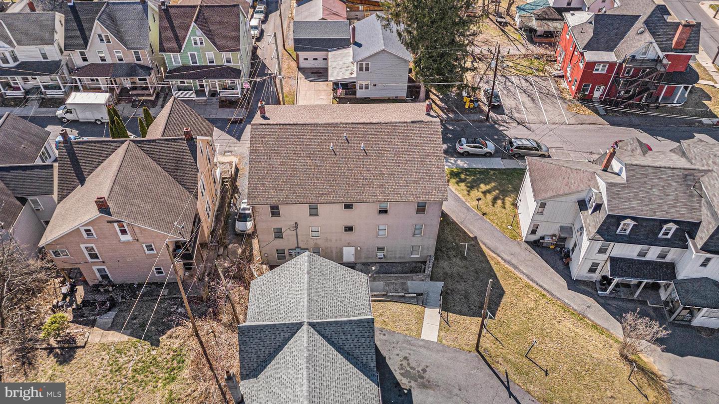 203 1st Property Photo 10