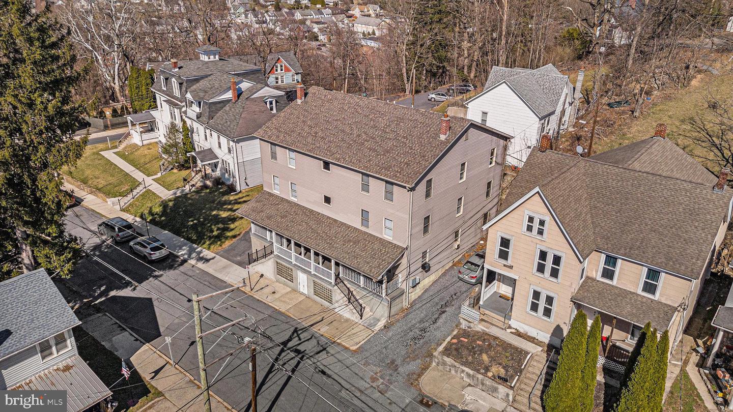 203 1st Property Photo 14
