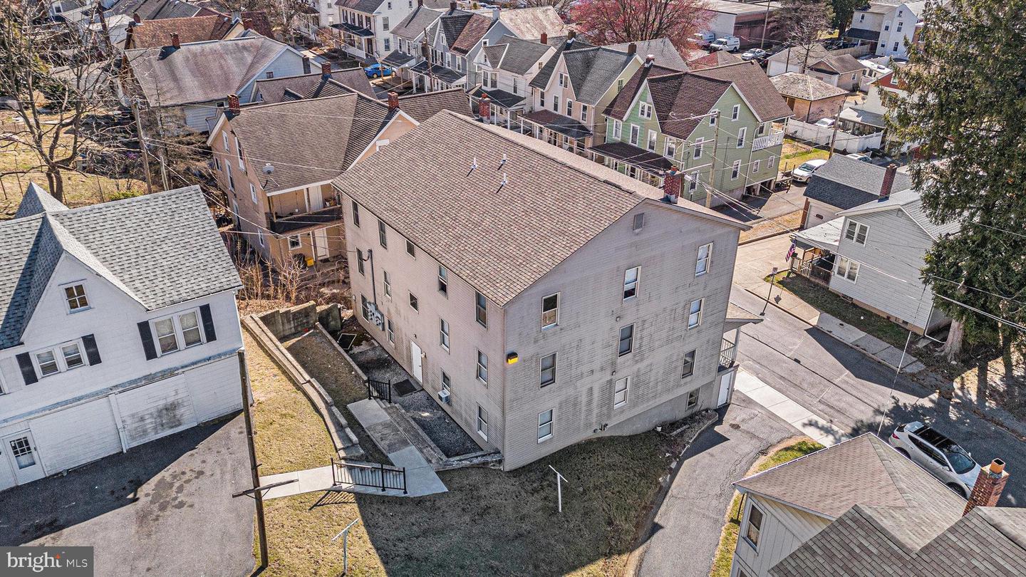 203 1st Property Photo 15