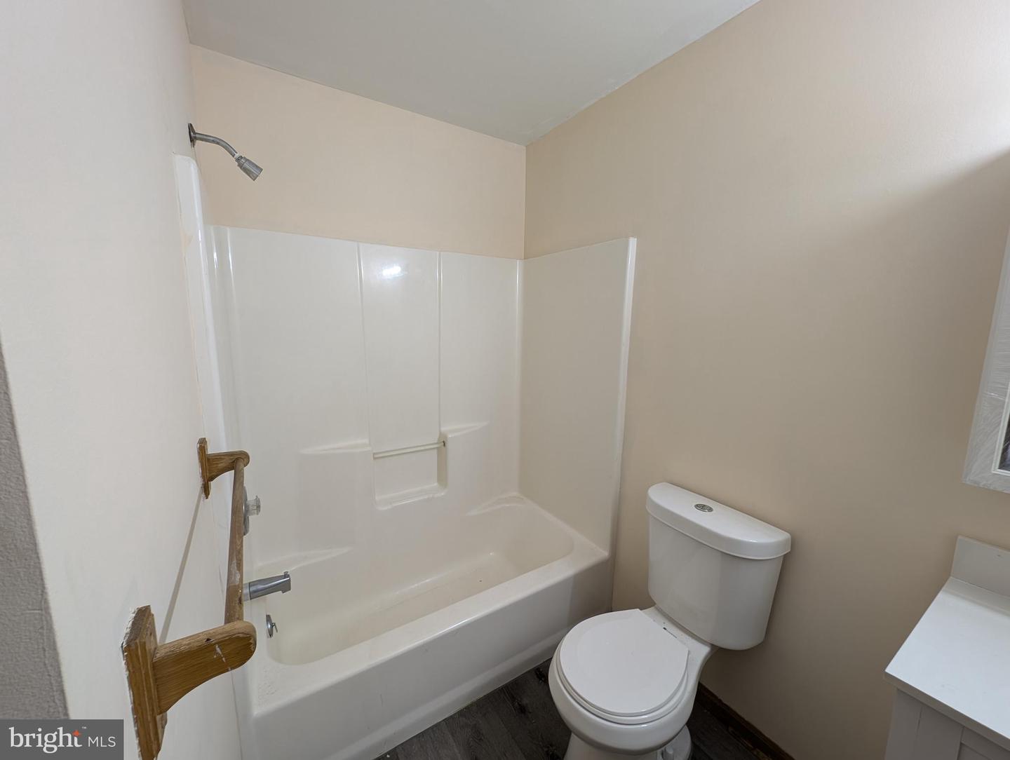 203 1st Property Photo 34
