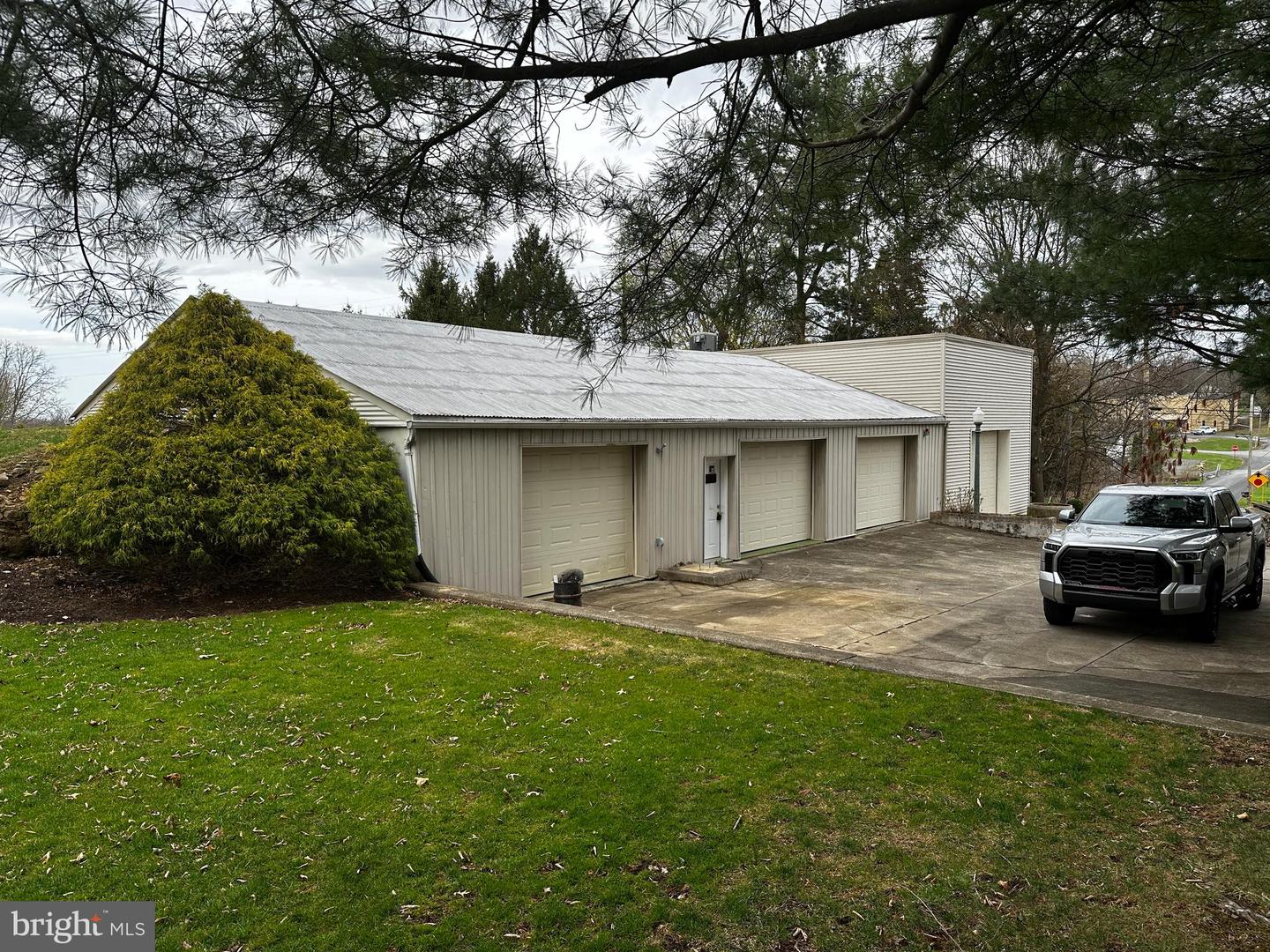 4125 Ford Dr Property Photo 8