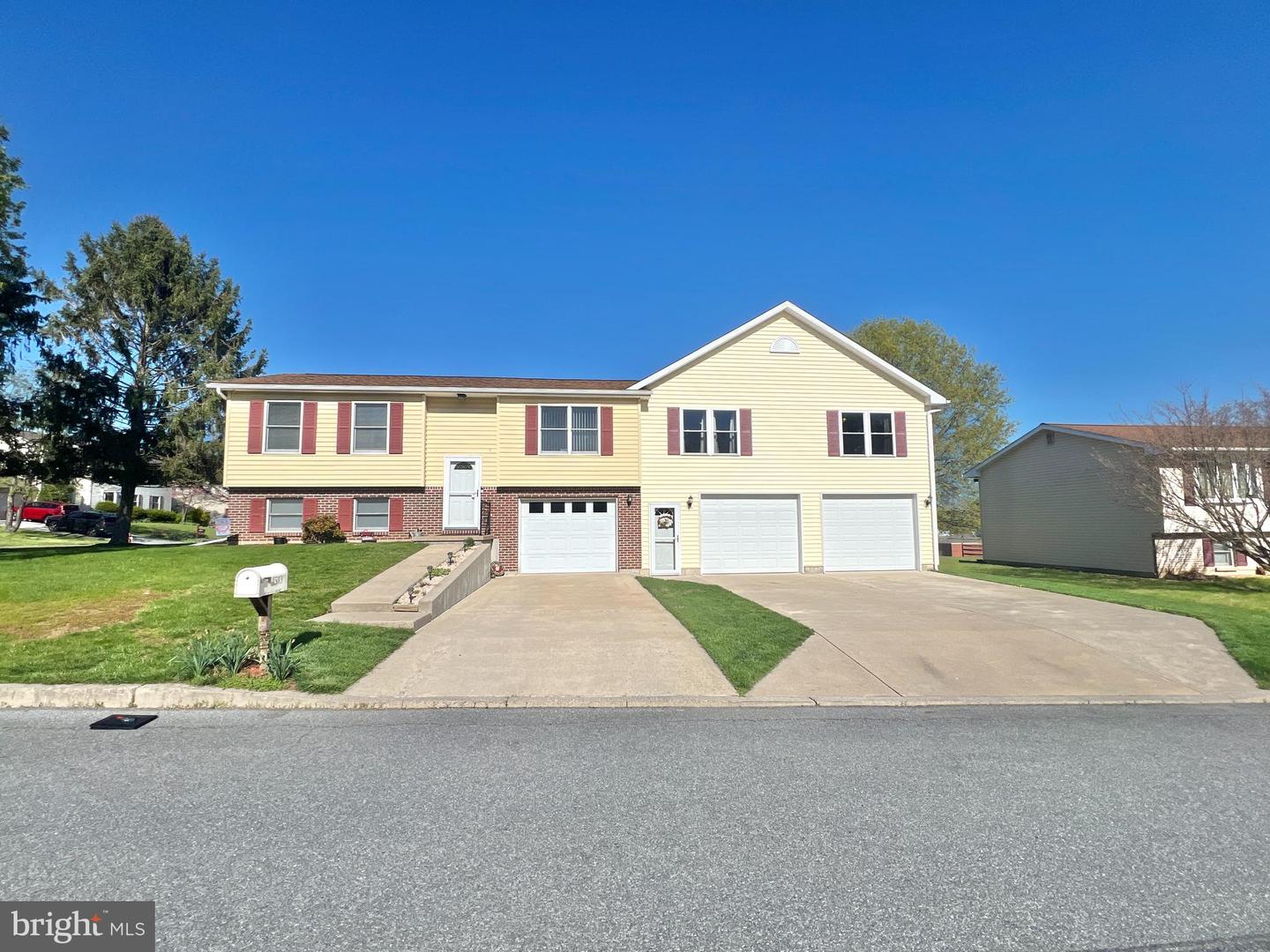 1512 Fernwood Rd Property Photo 1