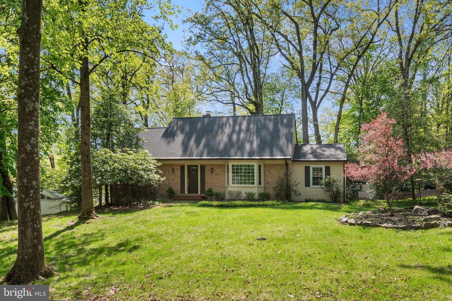 3694 Hawthorne Dr Property Photo 1
