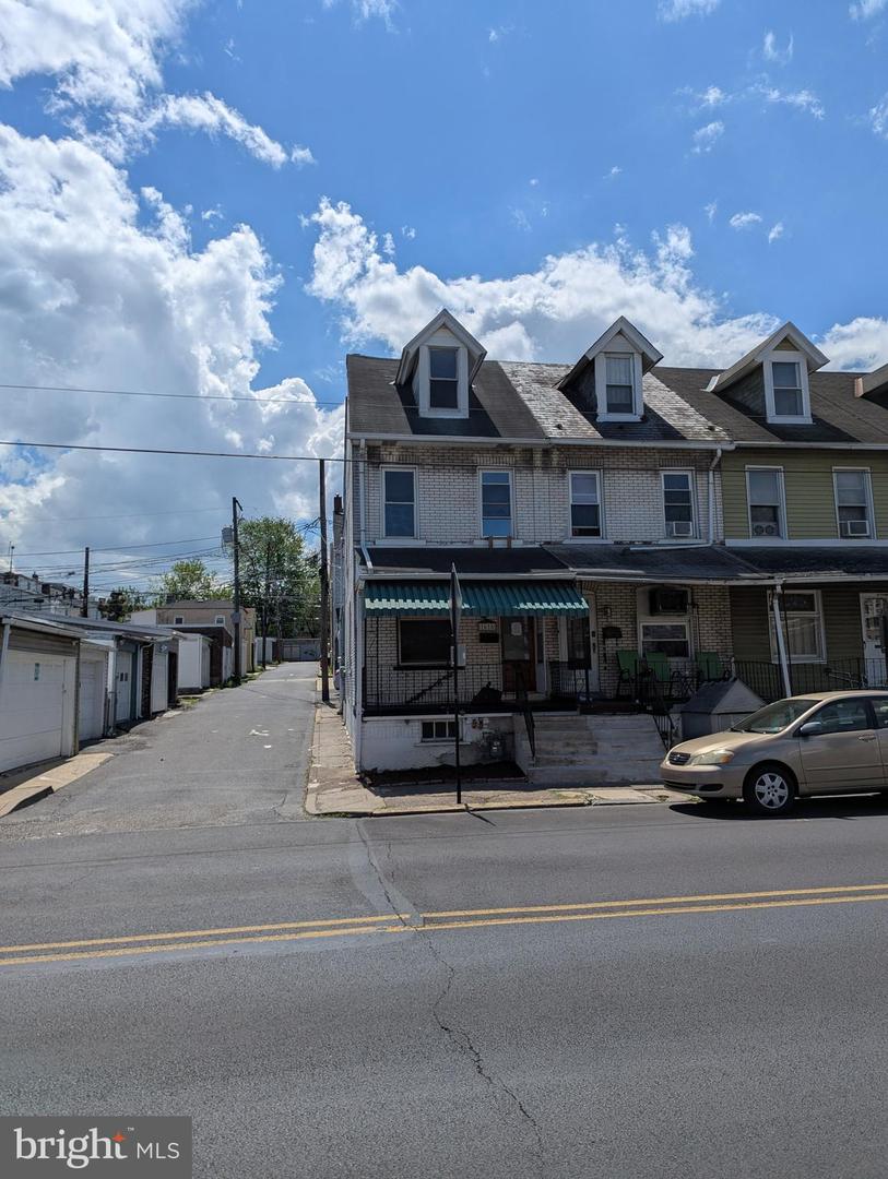 1616 W Tilghman St Property Photo 1