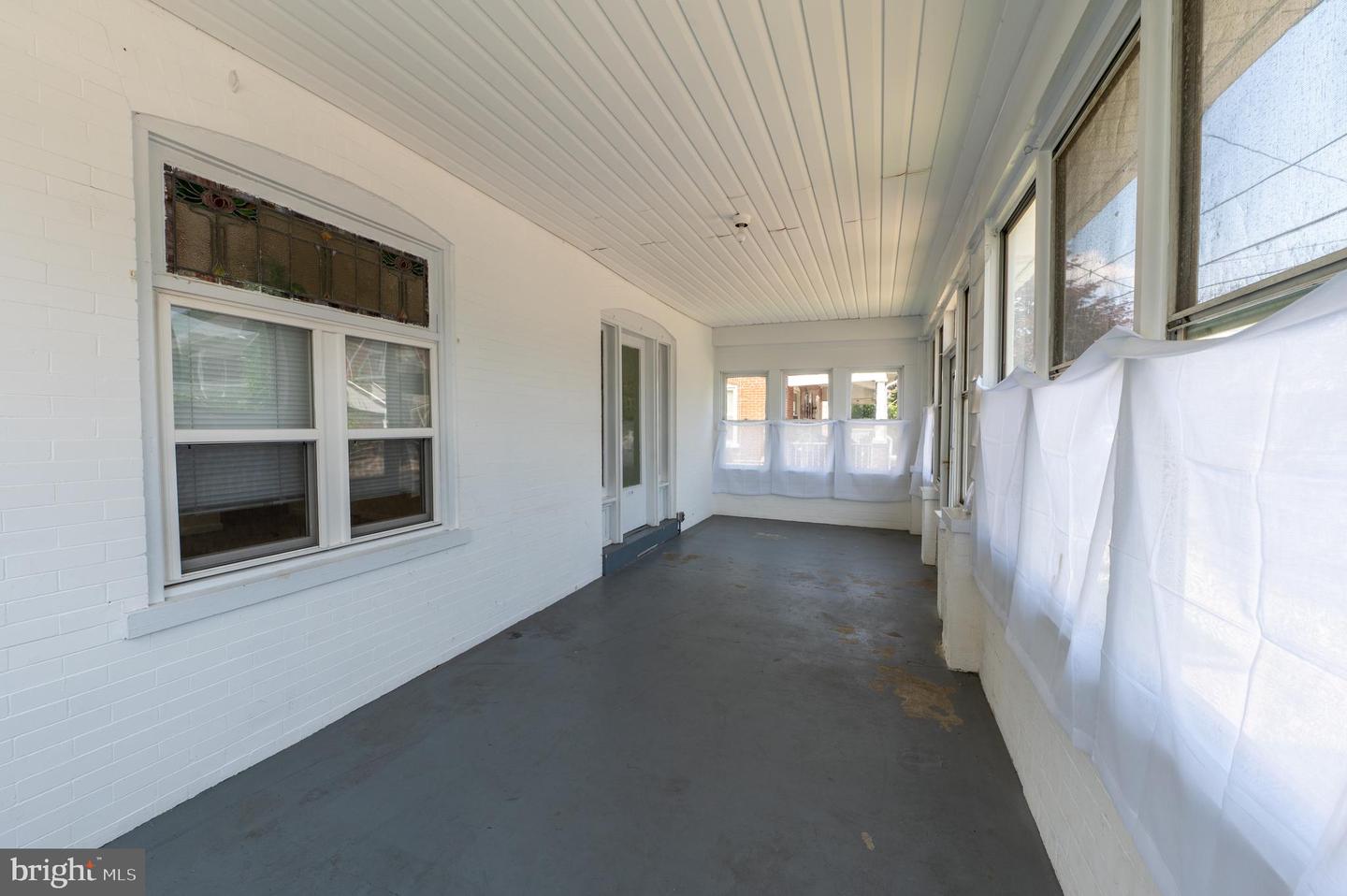 42 6th St Property Photo 2