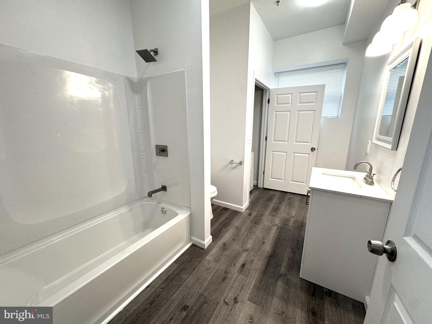 801 W Broad St Property Photo 52