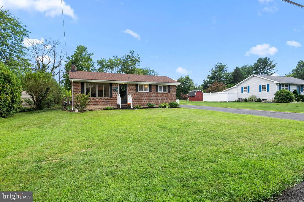 5196 Price Ave Property Photo 1
