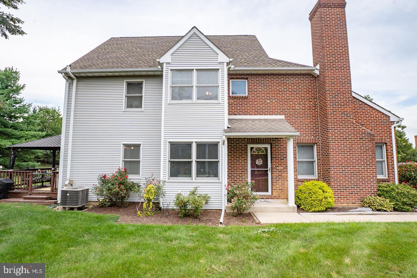 8041 Cross Creek Cir Property Photo 1