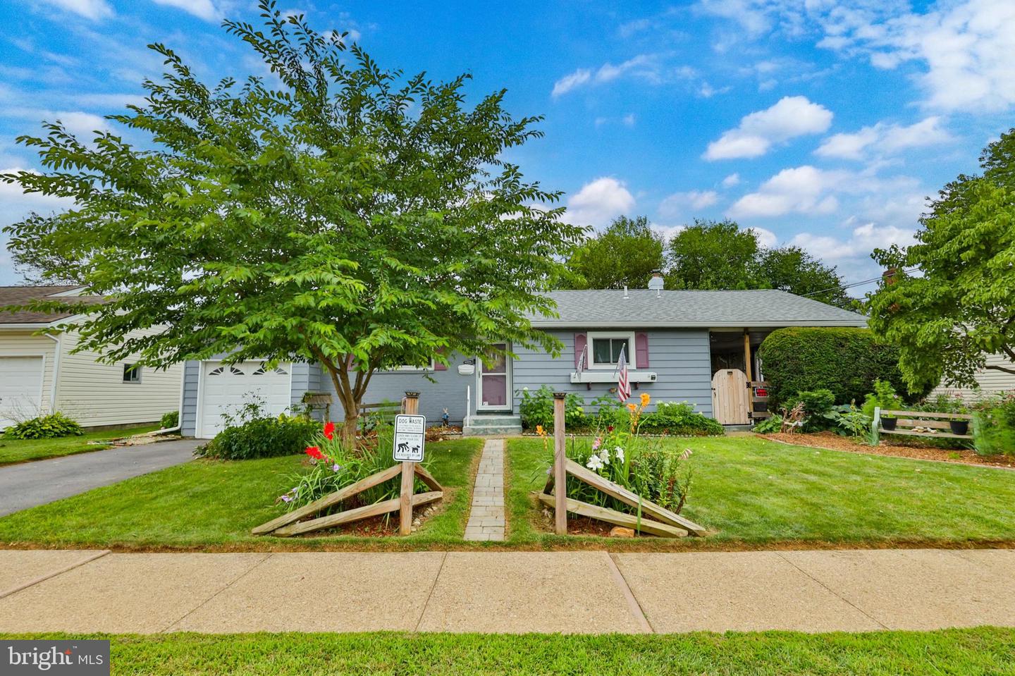 1353 Richard Ave Property Photo 1