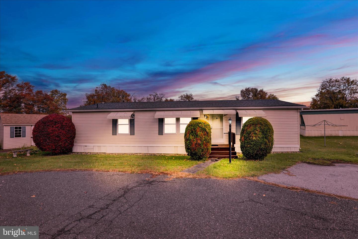 8758 Turkey Ridge Rd Property Photo 1