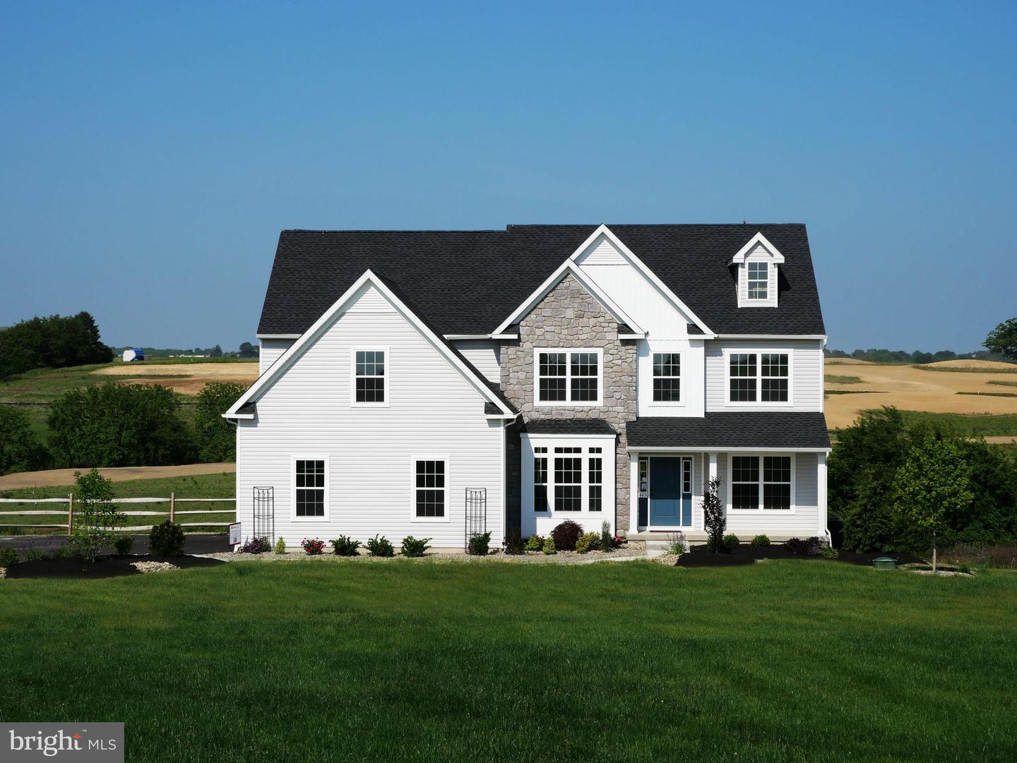 4450 Maple St Property Photo 1