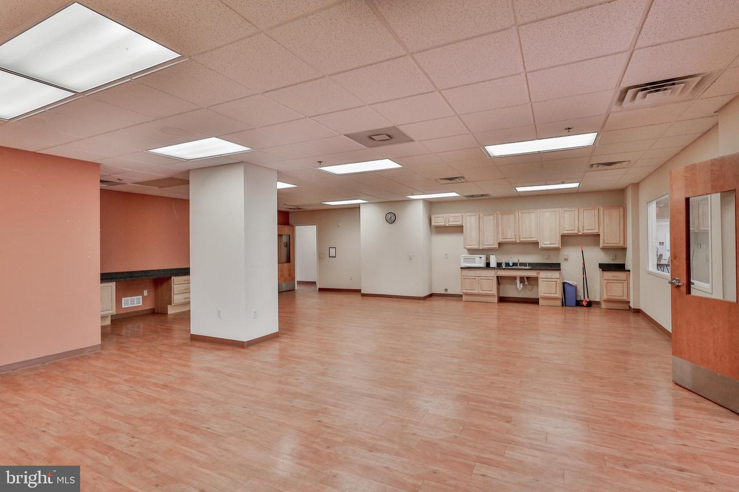 1226-1232 W Green St Property Photo 23