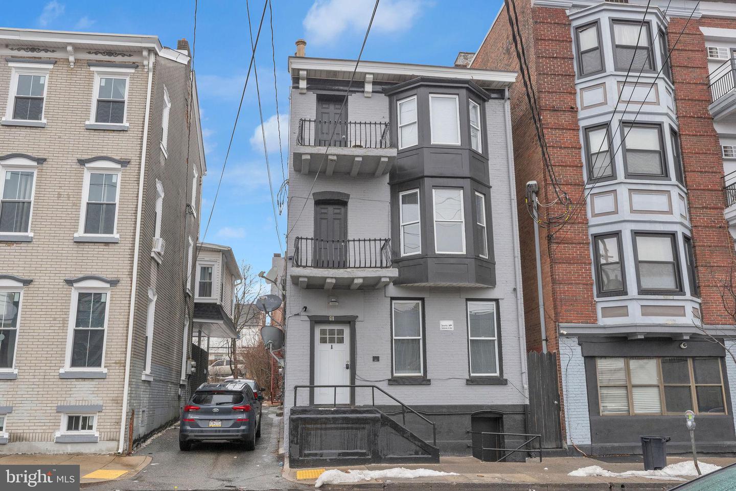 611 W Turner St Property Photo 1