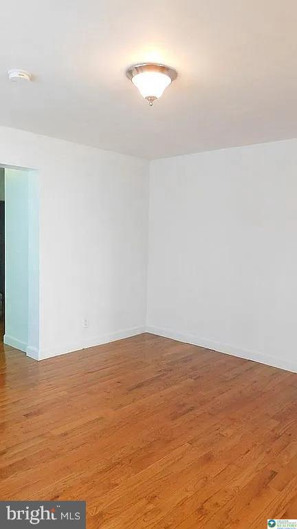 1225 W Walnut St Property Photo 21