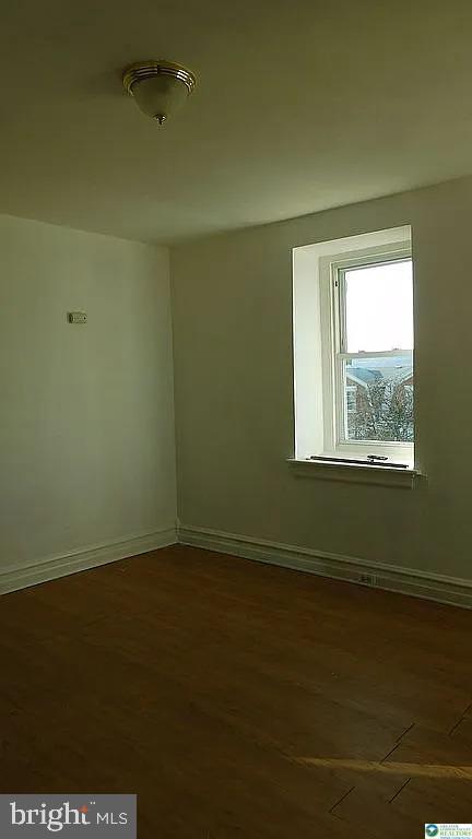 1225 W Walnut St Property Photo 22