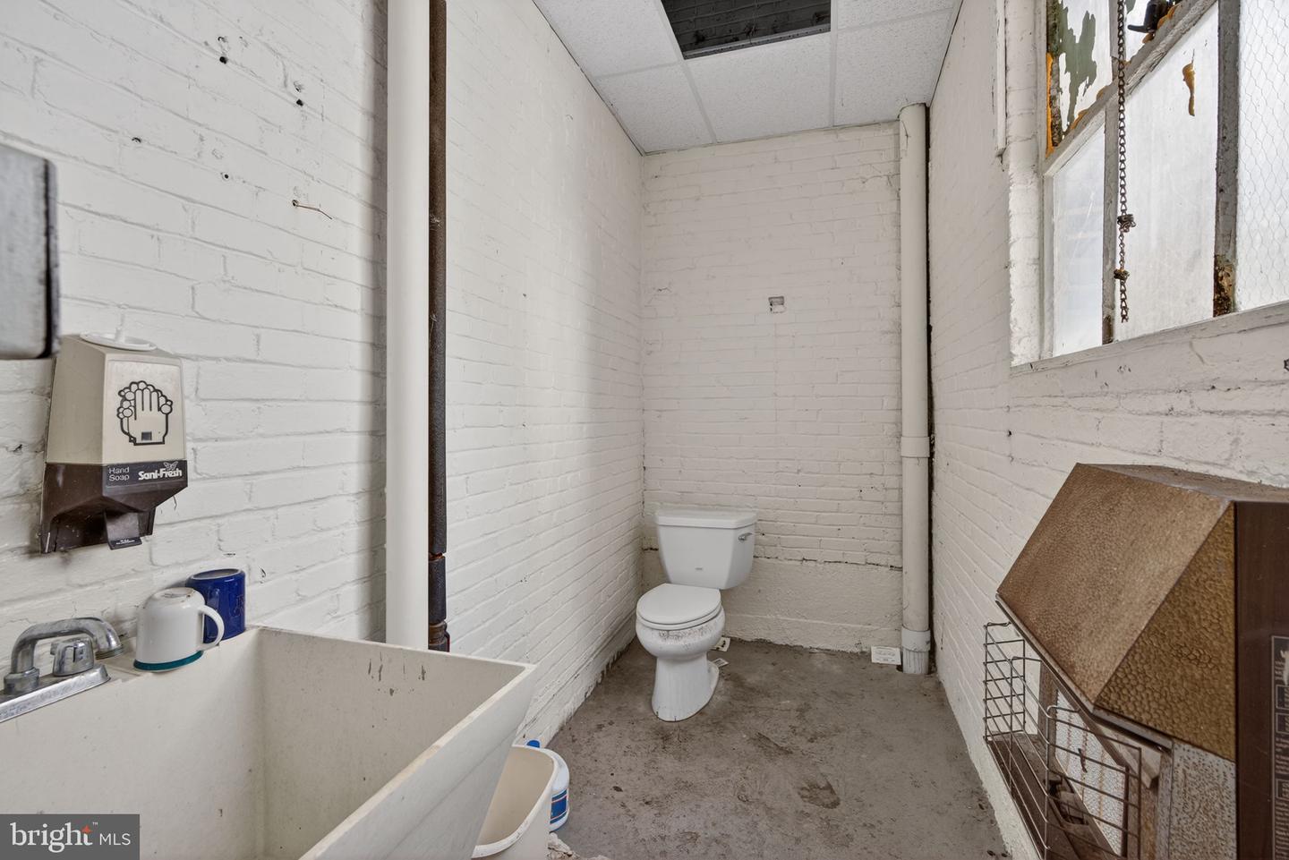 747 Pittston St Property Photo 48