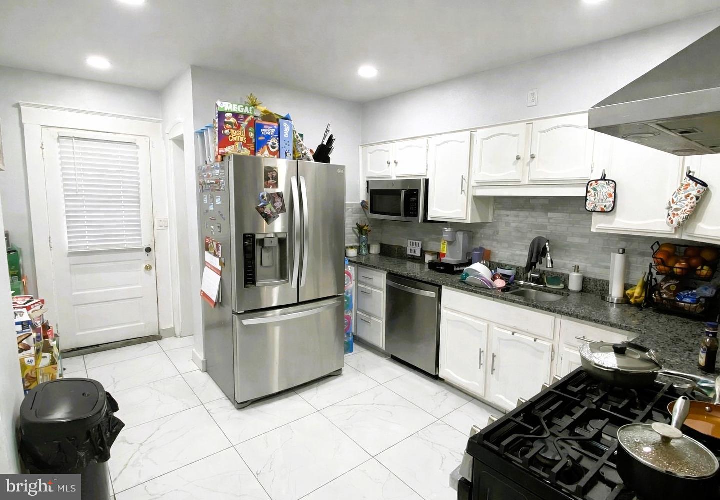 1217 W Allen St Property Photo 12