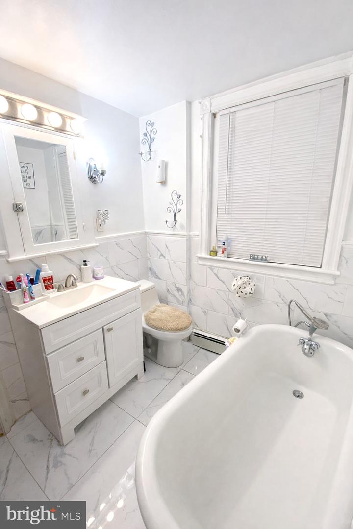 1217 W Allen St Property Photo 17