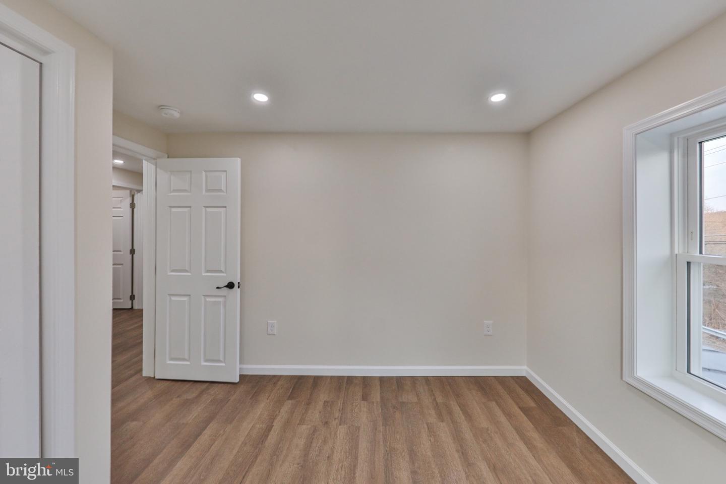8809 Kings Hwy Property Photo 30