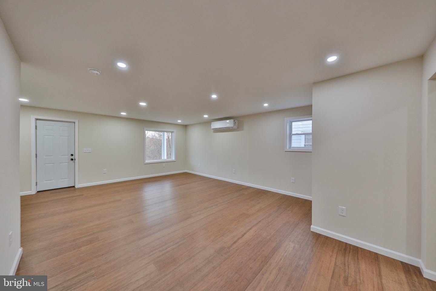 8809 Kings Hwy Property Photo 42
