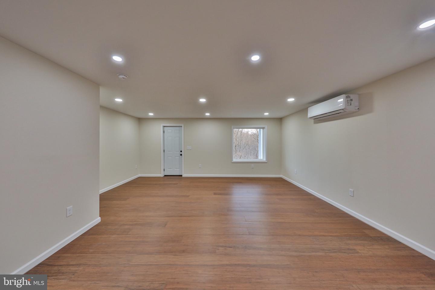 8809 Kings Hwy Property Photo 43