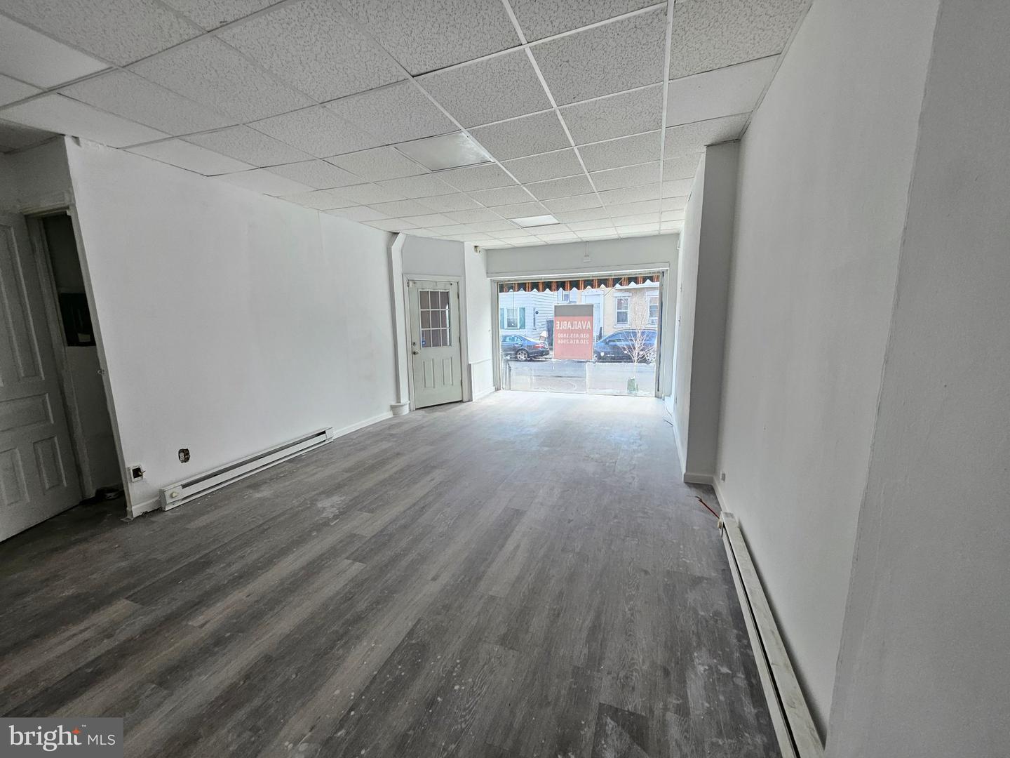 937 W Walnut St #c1 Property Photo 5