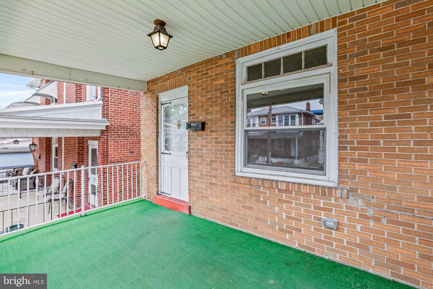 120 N Saint George St Property Photo 4