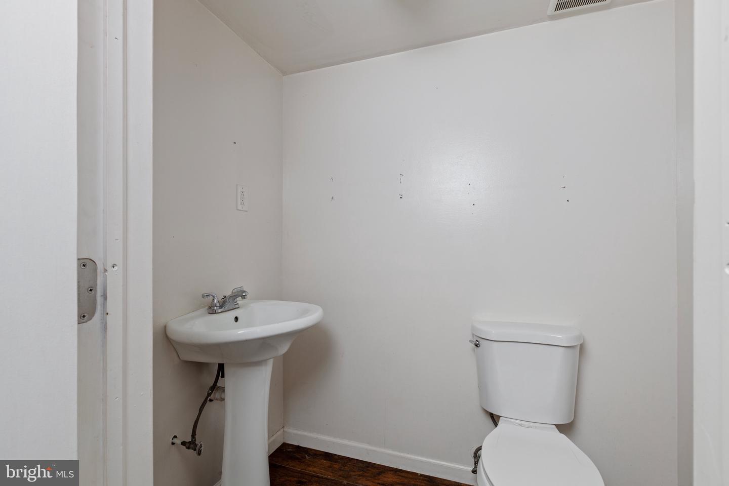 120 N Saint George St Property Photo 24