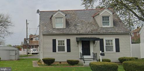 822-826 N Irving St Property Photo 1