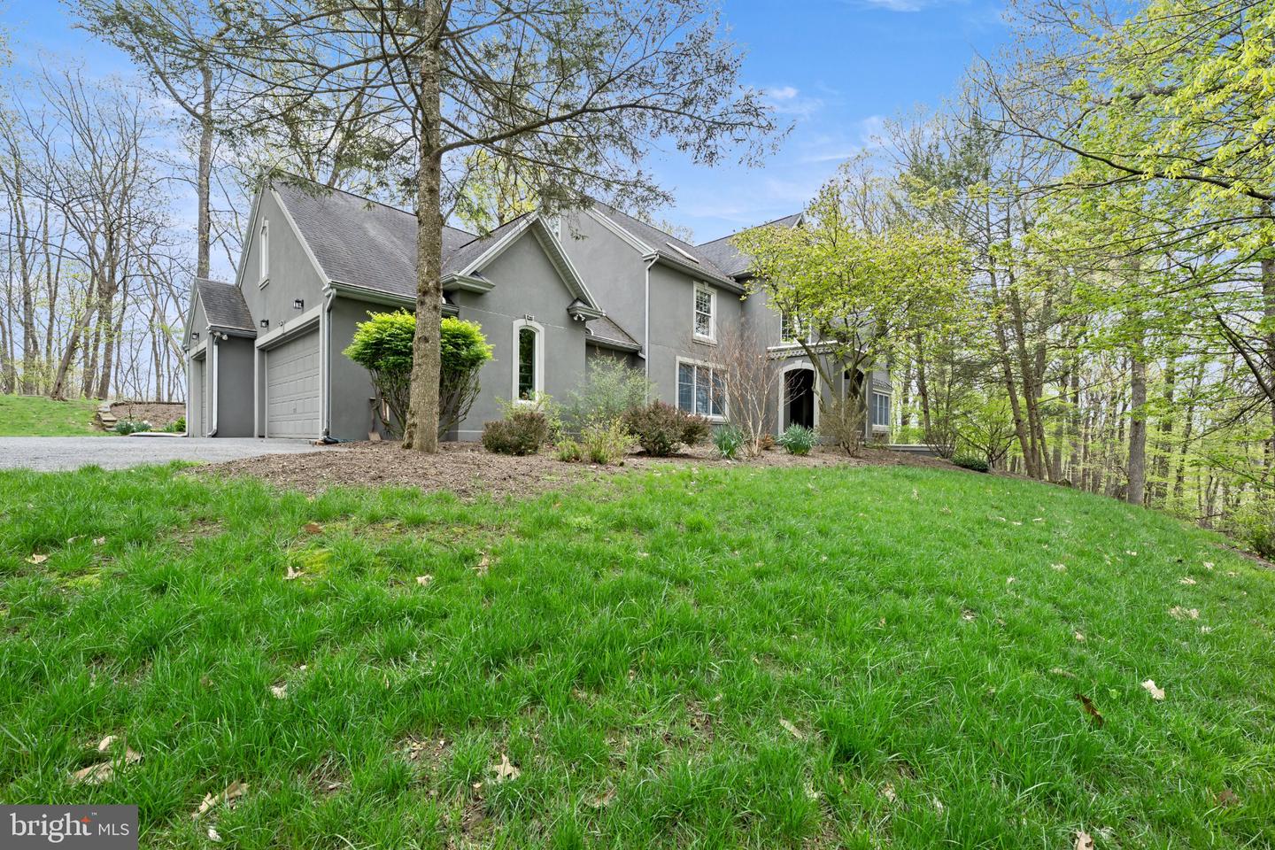 6688 Haasadahl Rd Property Photo 1